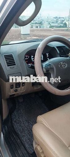 Toyota Fortuner G 2013 Số sàn Bạc