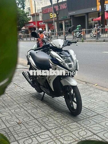 Yamaha Nouvo 124 cm3 Trắng, Đen