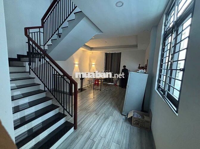 Cho Thuê Nhà 3 lầu Đẹp Diện Tích Rộng Khu Dân Cư Hiệp Thành City Q12