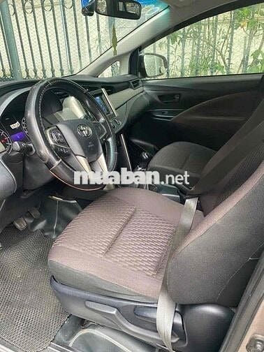 Toyota Innova 2.0 2022 96500 km Nâu