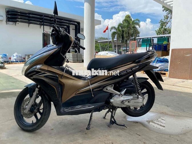 Bán xe Air Blade 2012 FI giấy tờ đầy đủ, máy êm