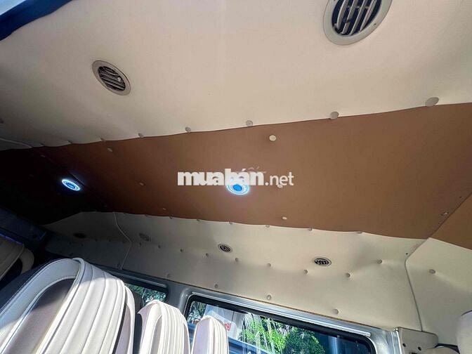 Ford Transit 2018 16 chỗ Bạc