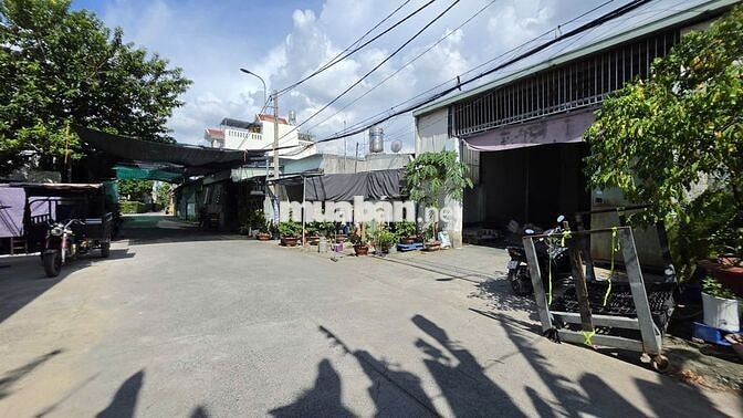 Xưởng cho thuê DT 600m2, có lửng, gần chợ chữ S, Xã Xuân Thới Đông