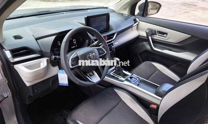 Toyota Veloz CVT 2024 Tự động Xám 46.000 Km