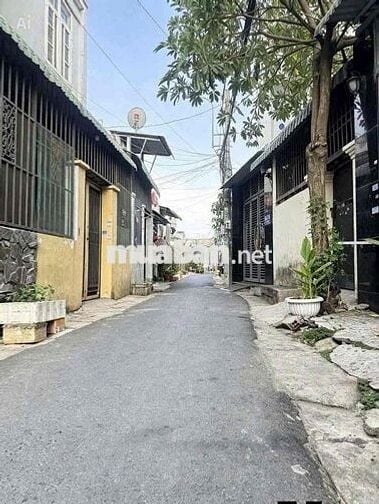 BÁN NHÀ HÓC MÔN  KHU VỰC TÂN XUÂN  nhà 4 dai 19 . đúc một lầu