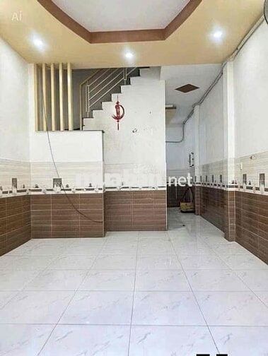 BÁN NHÀ HÓC MÔN  KHU VỰC TÂN XUÂN  nhà 4 dai 19 . đúc một lầu