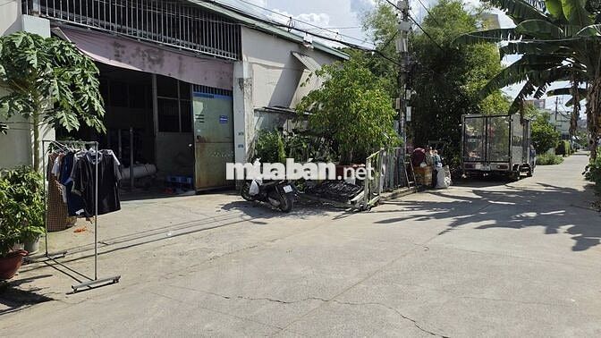 Xưởng cho thuê DT 600m2, có lửng, gần chợ chữ S, Xã Xuân Thới Đông