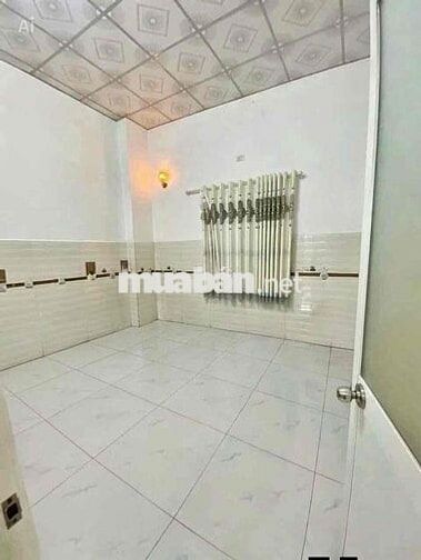 BÁN NHÀ HÓC MÔN  KHU VỰC TÂN XUÂN  nhà 4 dai 19 . đúc một lầu