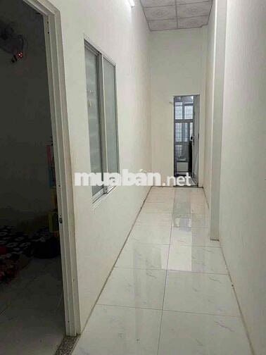 BÁN NHÀ HÓC MÔN  KHU VỰC TÂN XUÂN  nhà 4 dai 19 . đúc một lầu
