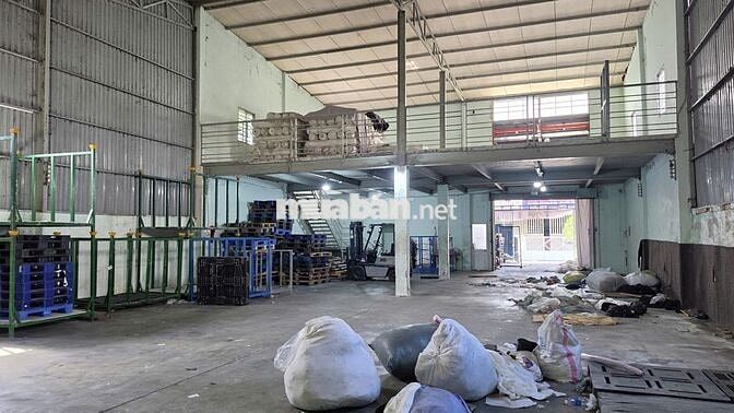 Xưởng cho thuê DT 600m2, có lửng, gần chợ chữ S, Xã Xuân Thới Đông