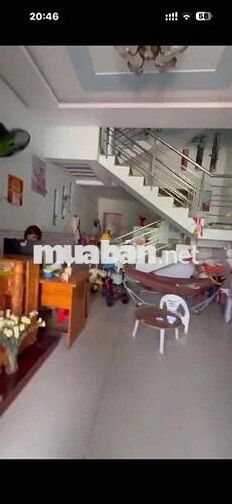 BÁN NHÀ HÓC MÔN  KHU VỰC TÂN XUÂN  nhà 4 dai 19 . đúc một lầu