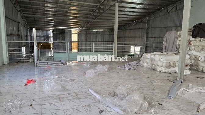 Xưởng cho thuê DT 600m2, có lửng, gần chợ chữ S, Xã Xuân Thới Đông