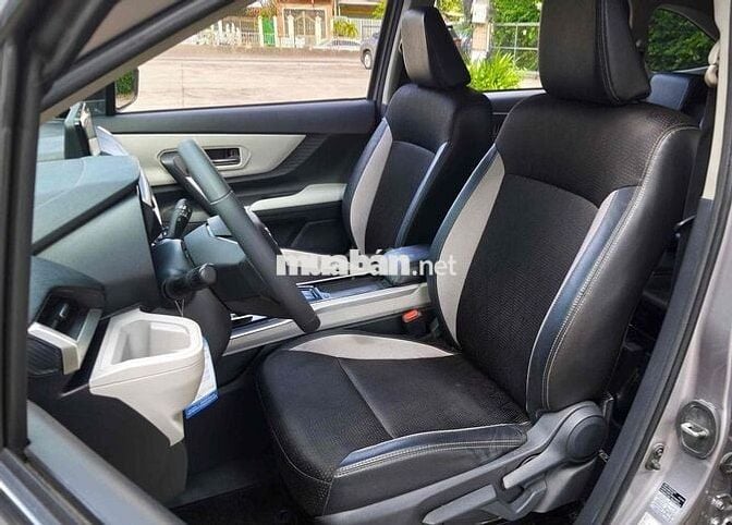 Toyota Veloz CVT 2024 Tự động Xám 46.000 Km