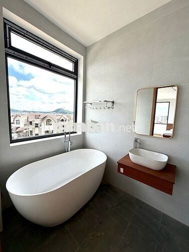 Cho Thuê Tòa Nhà Kinh Doanh View Toàn Thành Phố – 75 Triệu/Tháng