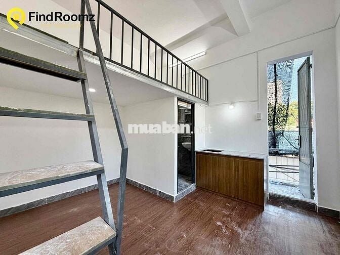 DUPLEX BAN CÔNG GÁC CAO MỚI XÂY NGAY SÂN BAY