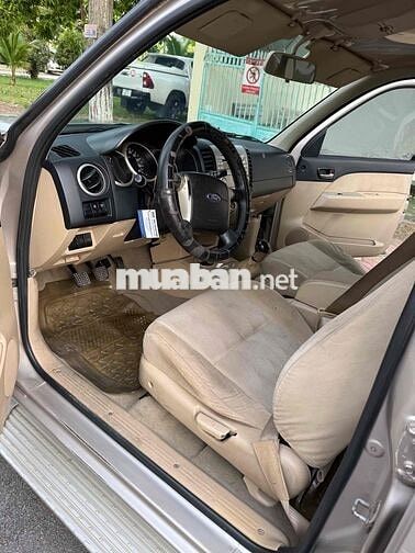 Ford Everest 2010 Số sàn Vàng cát 147.000km