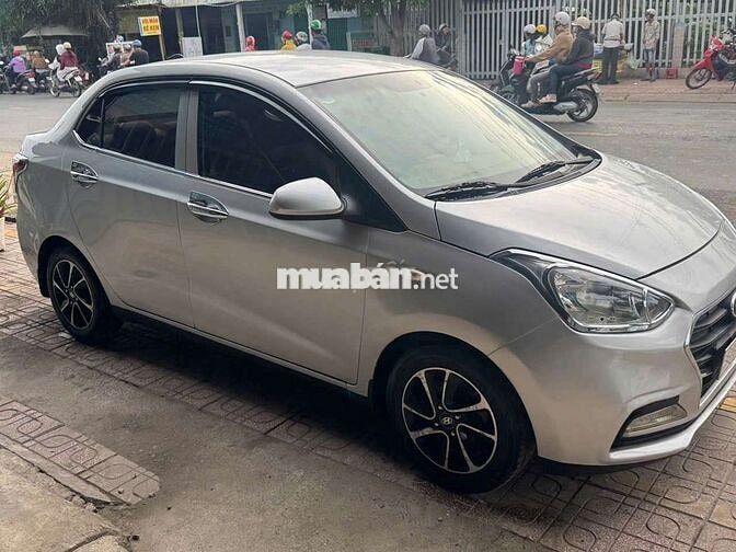 Hyundai i10 2017 Bạc 5 chỗ