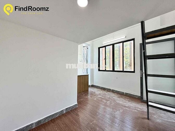 DUPLEX BAN CÔNG GÁC CAO MỚI XÂY NGAY SÂN BAY