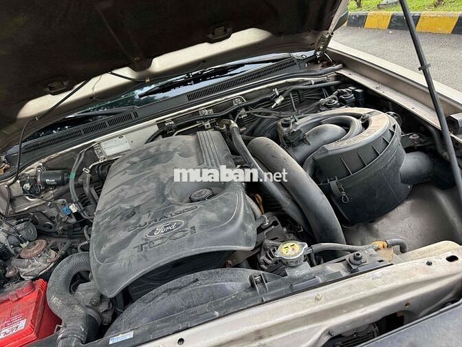 Ford Everest 2010 Số sàn Vàng cát 147.000km