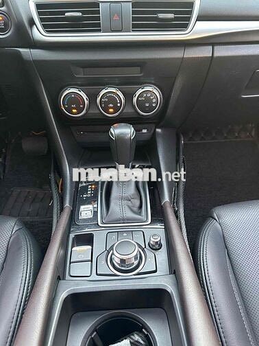 Mazda 3 Luxury 1.5 AT sản xuất 2019
