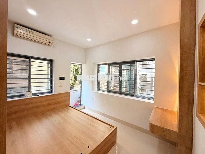 Cho thuê ch tập thể tầng 2 ngõ 190 Lò Đúc - 68m2 -2 ngủ