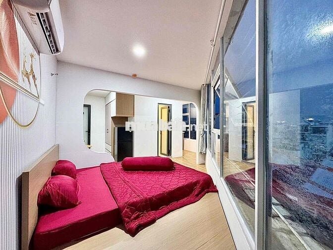 căn hộ ban công cửa sổ lớn view đẹp ngay đhọc BKhoa,KTế,QGia,…..