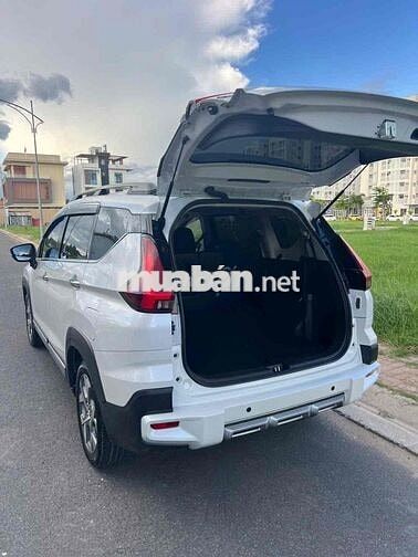 Mitsubishi Xpander Cross 2023 Trắng 35.000km 7 chỗ