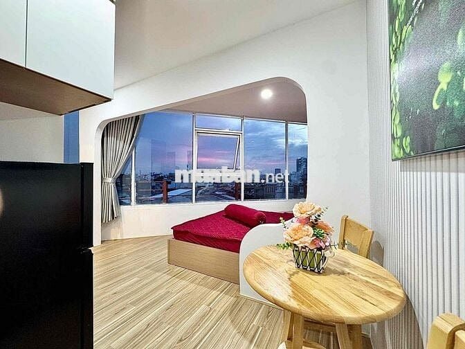 căn hộ ban công cửa sổ lớn view đẹp ngay đhọc BKhoa,KTế,QGia,…..