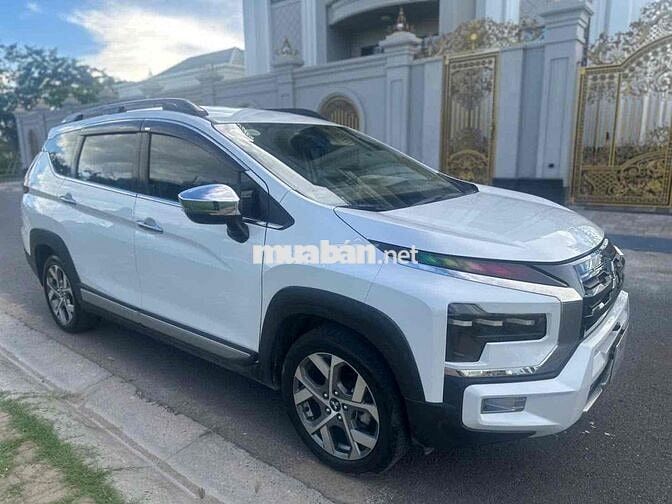 Mitsubishi Xpander Cross 2023 Trắng 35.000km 7 chỗ