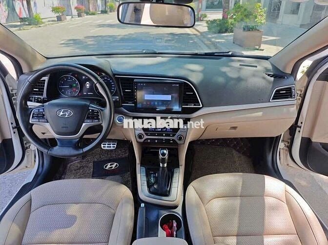 Hyundai Elantra 2.0ATH 2018 Trắng 90000 km