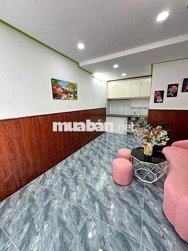 nhà ngay chợ thạnh xuân . hà huy giáp. Q12. q12. 1 lầu . 2 PN