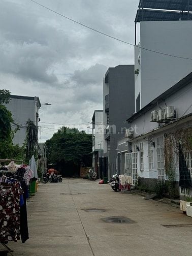 Lô góc 2 mặt tiền đường xe tải