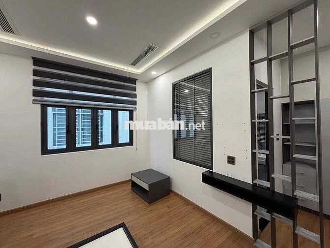 Nhà 3 lầu có thang máy đường 1B (Nguyễn Văn Lưu)  Nam Long - 11,8 tỷ