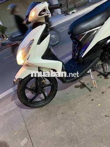 Yamaha Luvias Xanh rêu, Trắng Tự động