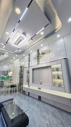 NHÀ MỚI XÂY 4 TẦNG, SÁT BÊN MẶT TIỀN HƯNG PHÚ P10 Q8
