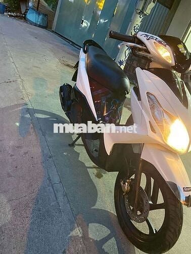Yamaha Luvias Xanh rêu, Trắng Tự động