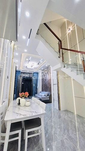NHÀ MỚI XÂY 4 TẦNG, SÁT BÊN MẶT TIỀN HƯNG PHÚ P10 Q8