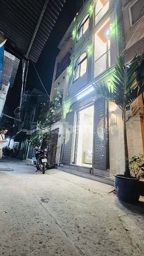 NHÀ MỚI XÂY 4 TẦNG, SÁT BÊN MẶT TIỀN HƯNG PHÚ P10 Q8