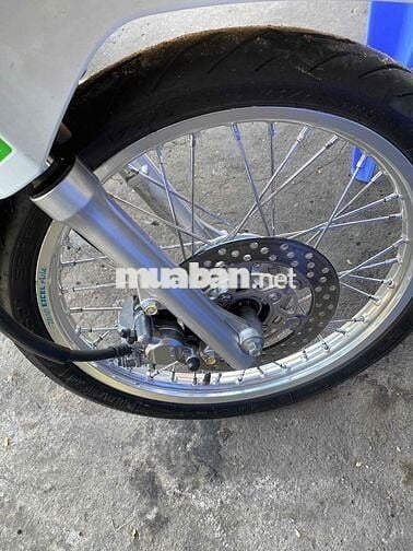 Honda Future FI Trắng Xăng