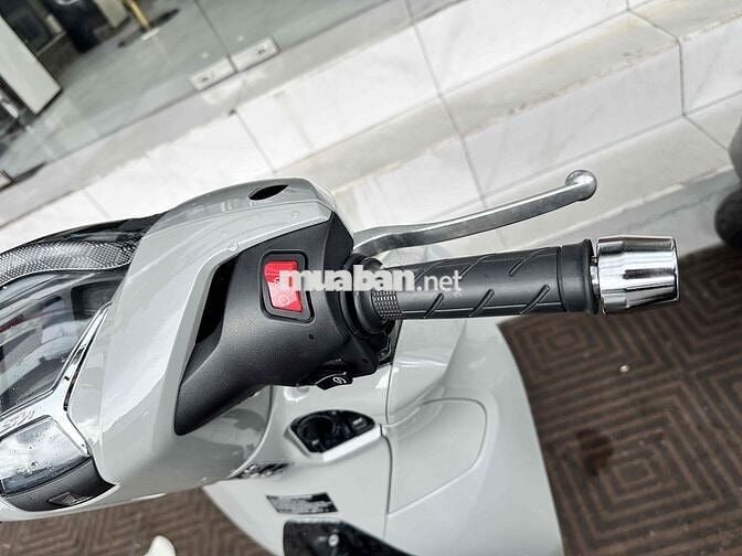 Honda SH 350i 2022 Xám 9400 km