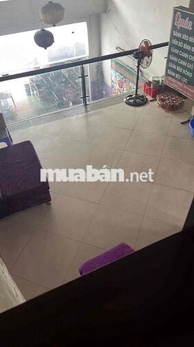 TUYỂN NHÂN VIÊN PHỤC VỤ