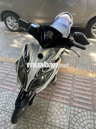 Yamaha Novo LX Tự động Trắng đen