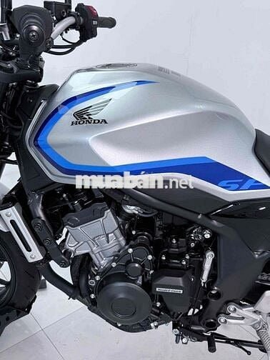 Honda CB500 Super four E-clutch v2