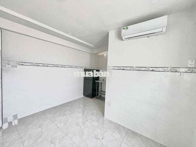 STUDIO FULL NỘI THẤT, CỬA SỔ THOÁNG, CÁCH ĐH VLU VÀ IUH VÀI PHÚT ĐI XE