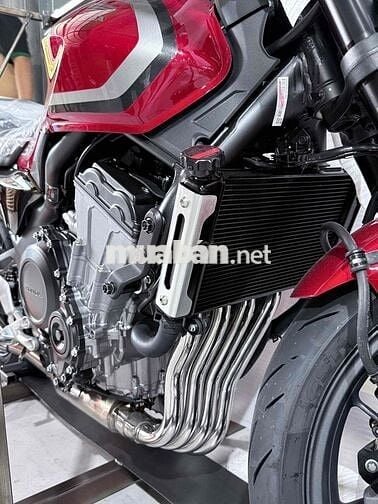 Honda CB500 Super four E-clutch v2
