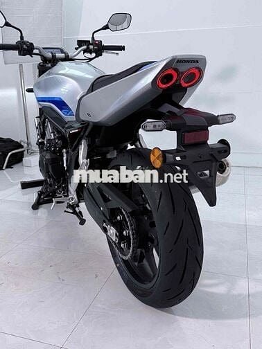 Honda CB500 Super four E-clutch v2