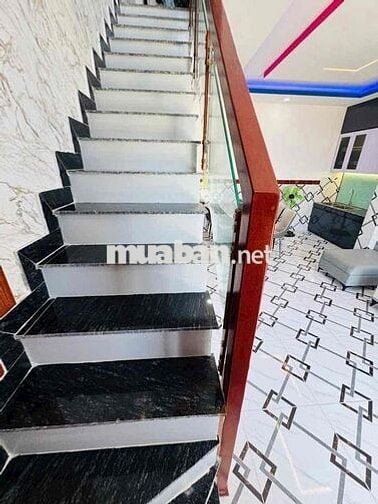 Bán Gấp nhà 1 trệt 1 lầu 5x12 giá 2ty4