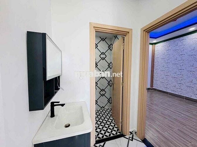 Bán Gấp nhà 1 trệt 1 lầu 5x12 giá 2ty4