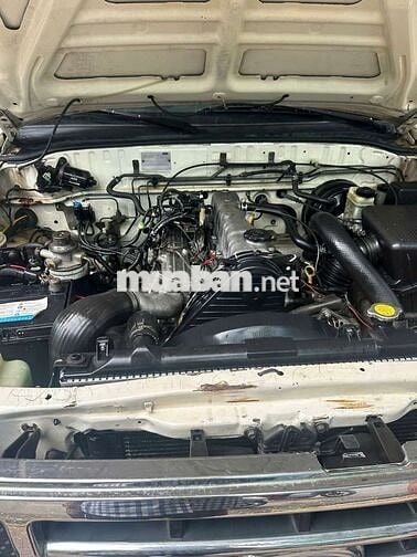 Ford Ranger Diesel 98.676 km Vàng kem