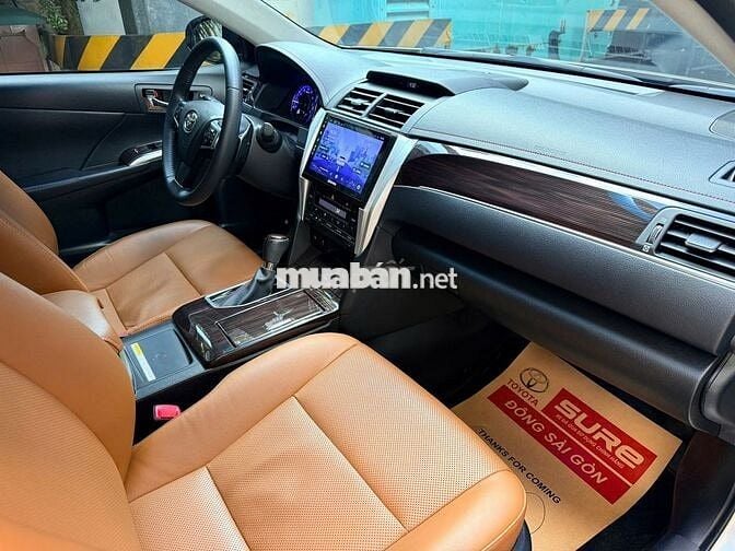 Camry 2.5Q 2019 lướt 20.000 km, cực hiếm xe 1 chủ